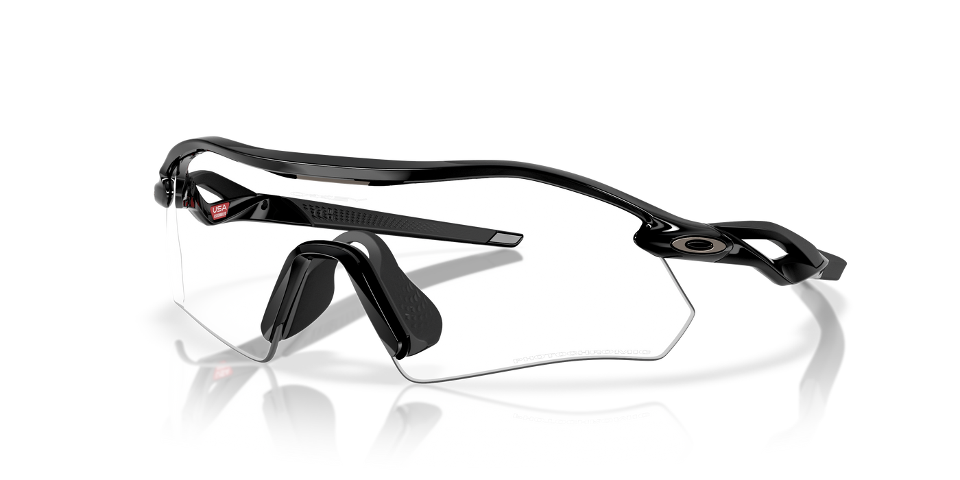 Oakley OO9495D Polished Black (949502) - Clear to Black Iridium Photochromic 888392667052