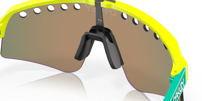 Havana - 0OO9465 888392575173 OAKLEY Sunglasses Man Shield