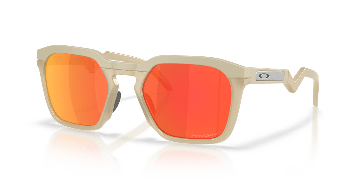 0OO9533 Matte Sand three quarter view image 1 barcode 888392687395